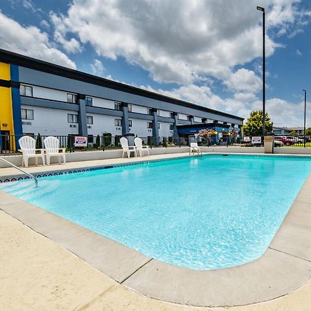 Days Inn By Wyndham Fort Smith Bagian luar foto